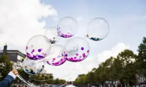 Ile wytrzyma balon z helem? Lateks vs. folia i porady eksperta