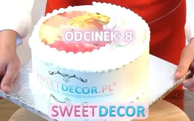 Kiedy położyć opłatek na tort? Idealny czas i triki!