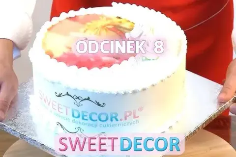 Kiedy położyć opłatek na tort? Idealny czas i triki!