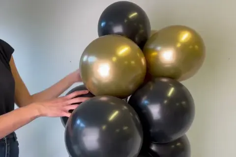 Organiczny łuk z balonów: Zrób to sam krok po kroku i zachwyć!