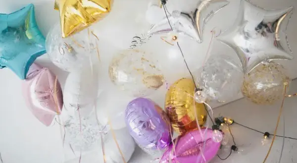 Gdzie napełnić balony helem? Poradnik: miejsca, ceny, wskazówki
