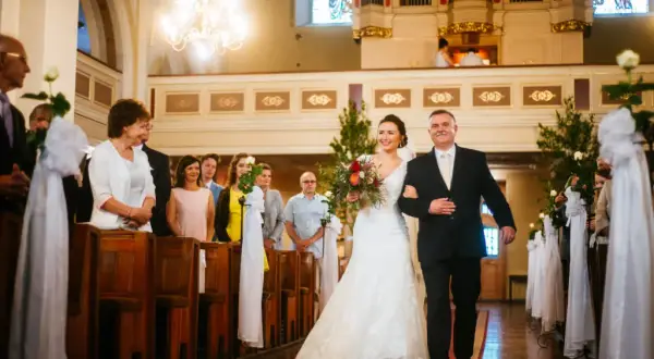 Kiedy do księdza przed ślubem? Poradnik krok po kroku bez stresu.