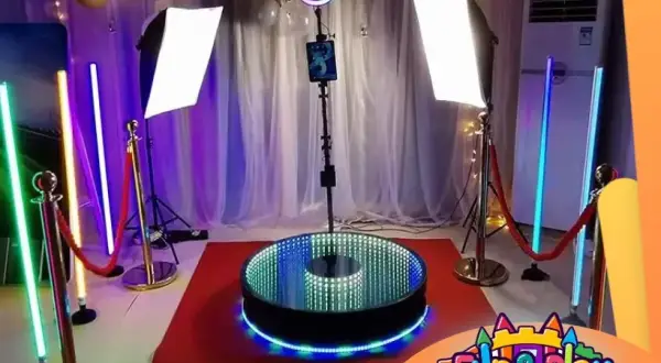 Fotobudka 360: Jak to działa? Sekrety viralowych filmów