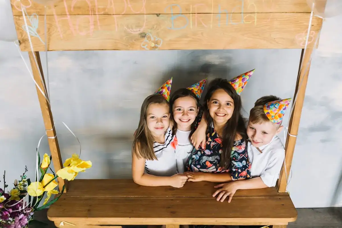 DIY fotobudka z kartonu krok po kroku