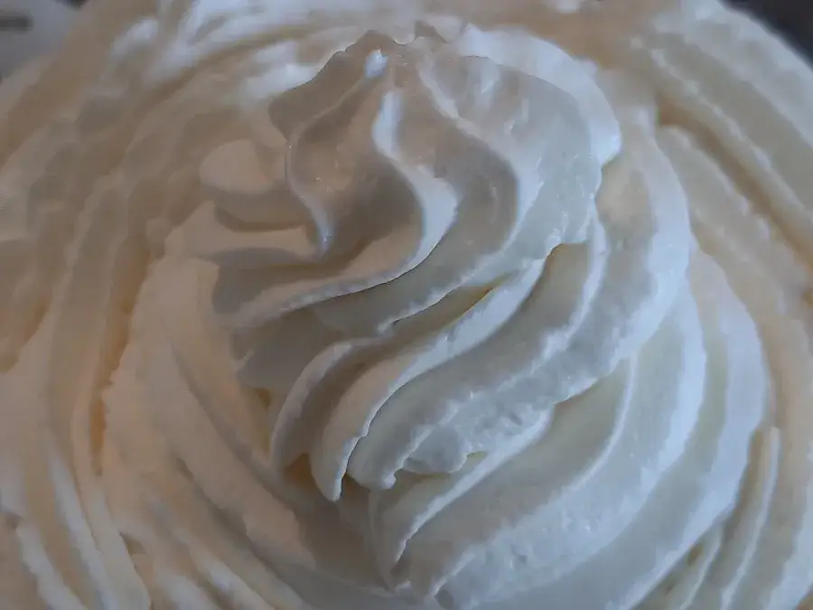 zimne składniki krem mascarpone śmietanka
