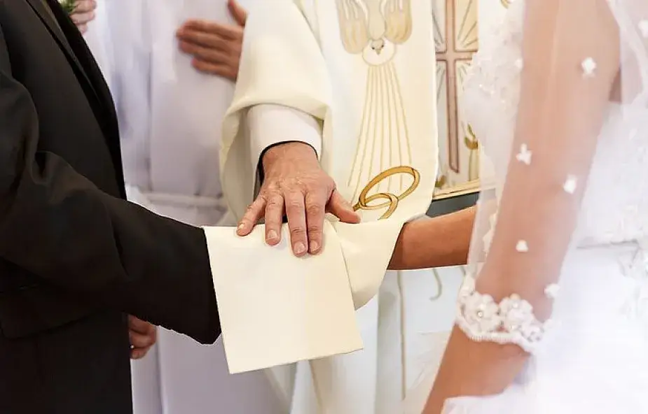 małżeństwo sakramentalne kości&oacute;ł